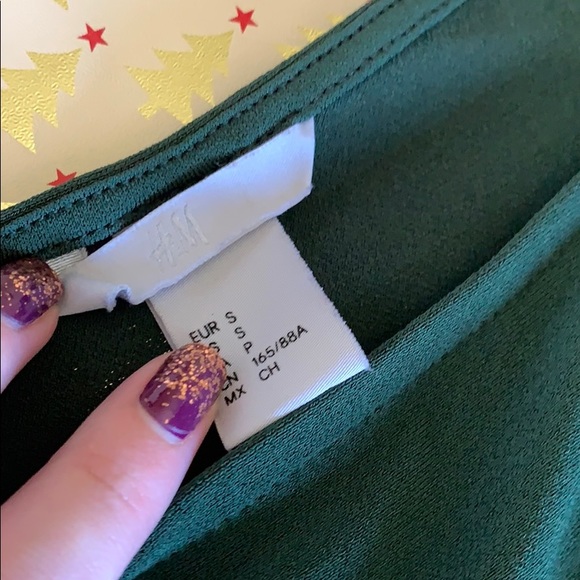 🎄 HP🎄EUC size small green H&M top - Picture 3 of 3